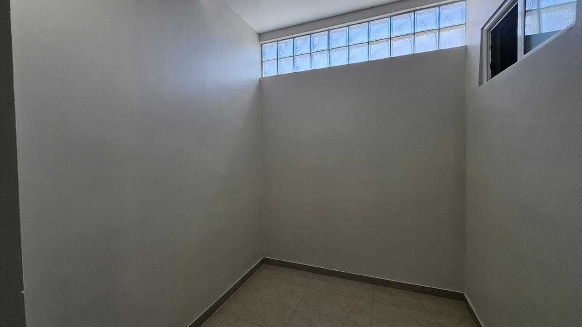 8 de 33