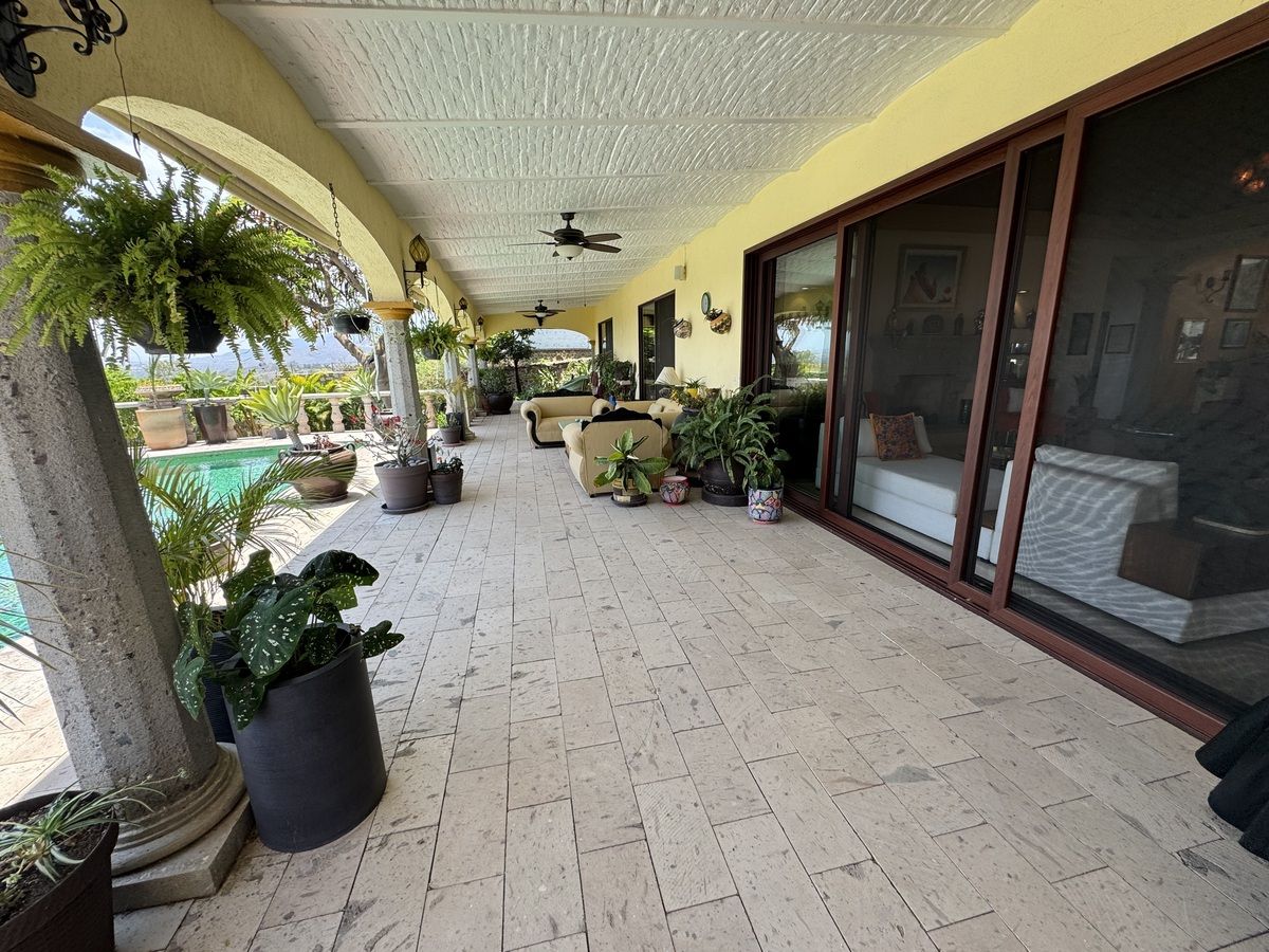 5 of 41: Casa en Venta en Club de Golf Chapala Terraza