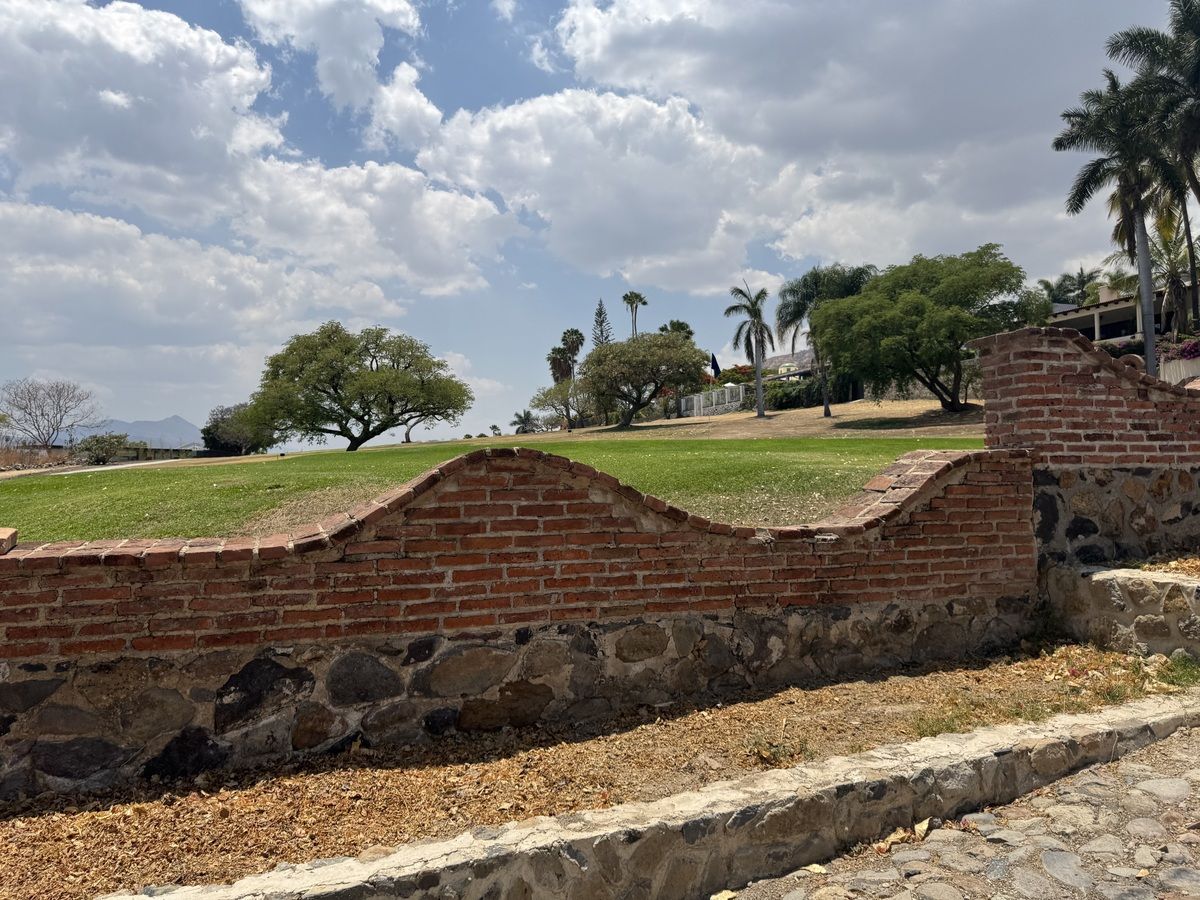 2 of 41: Casa en Venta en Club de Golf Chapala Entrada