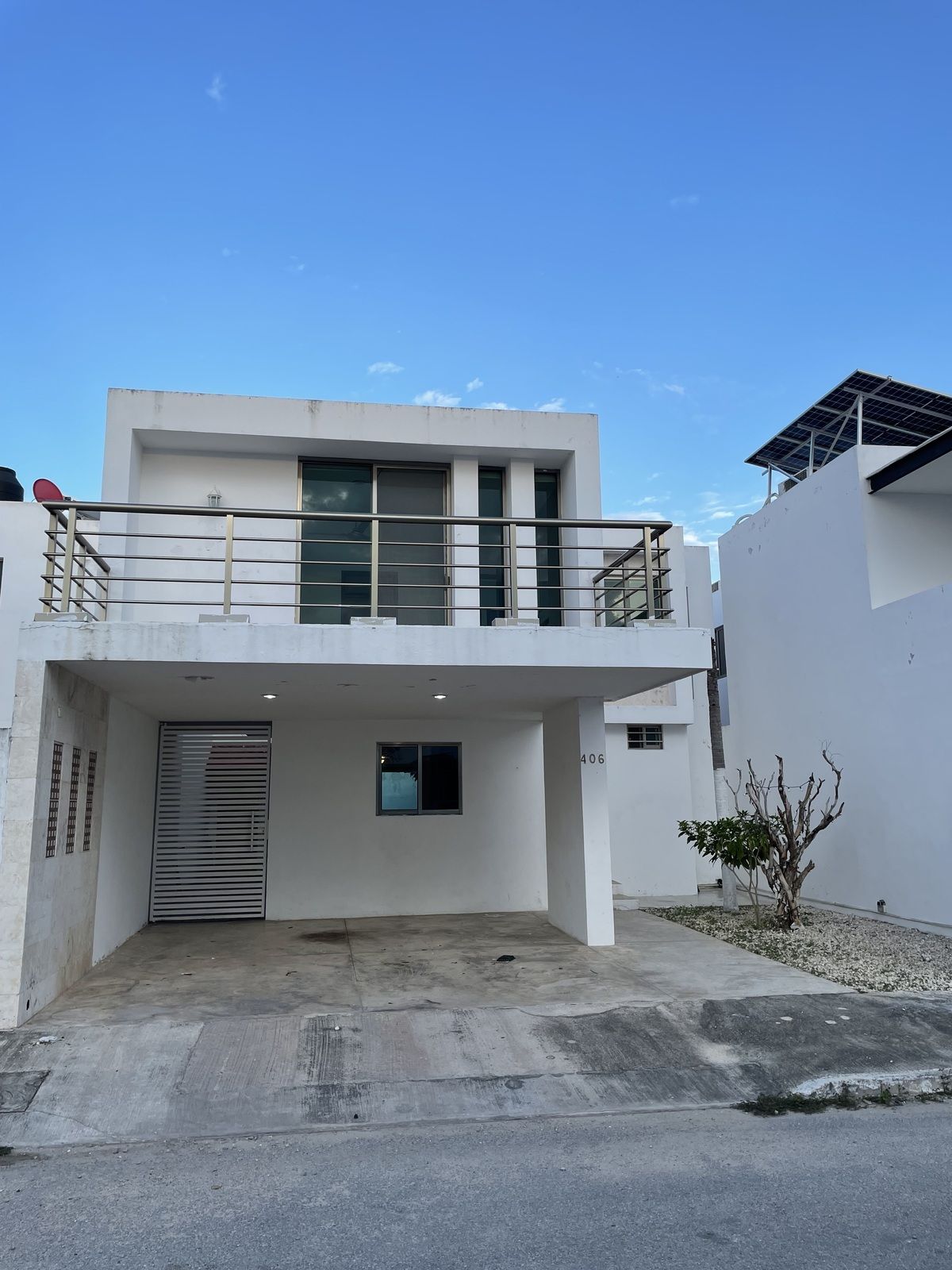 2 de 19: Fachada