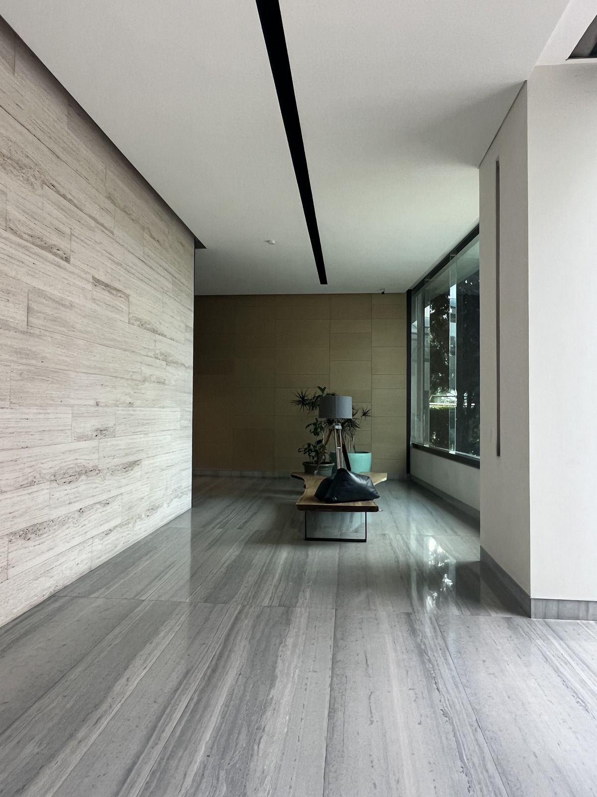 3 of 27: Lobby