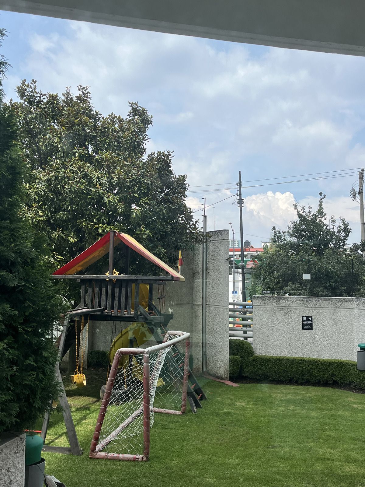 8 of 27: Juegos infantiles
