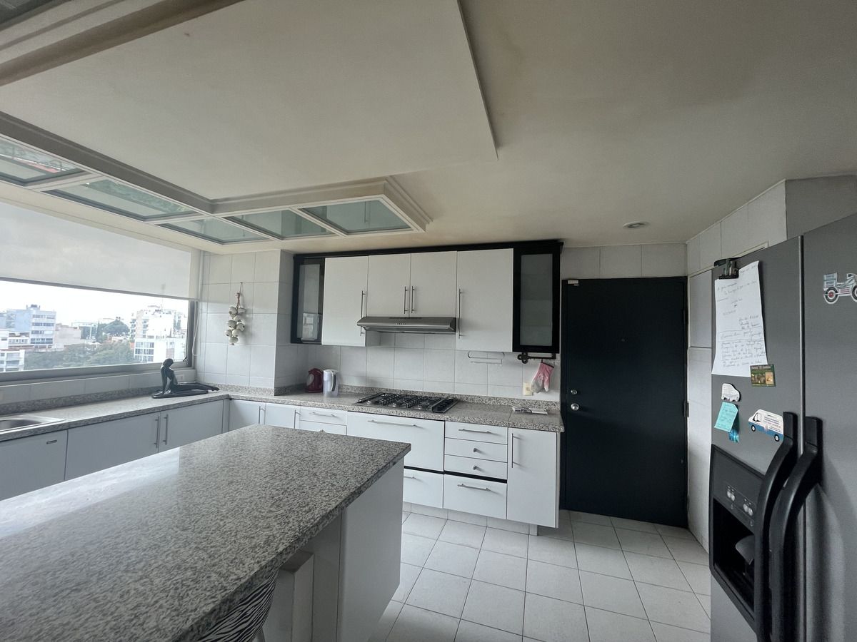 12 of 27: Cocina