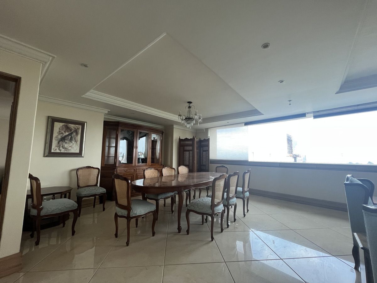 16 of 27: Comedor