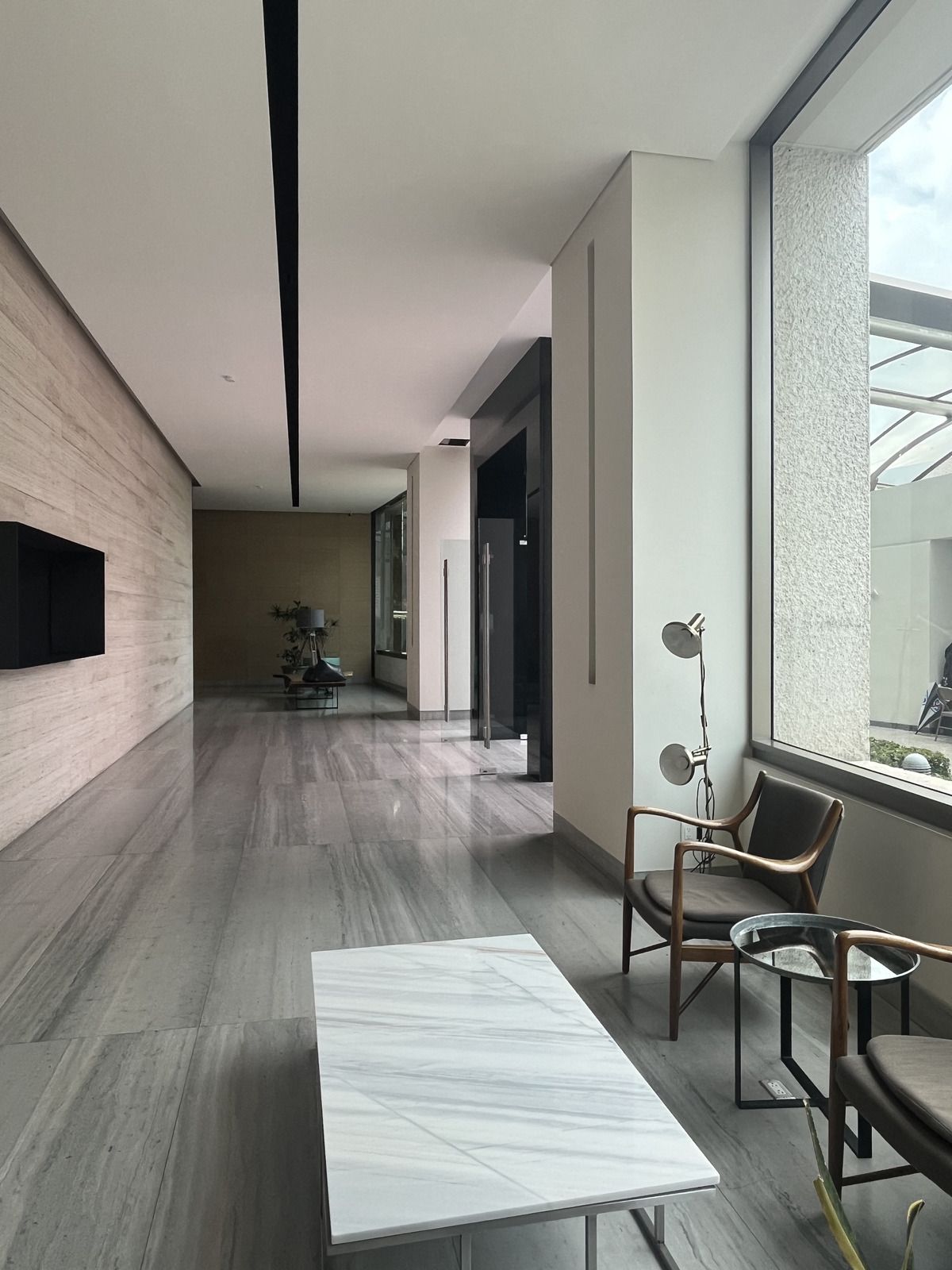 26 of 27: lobby