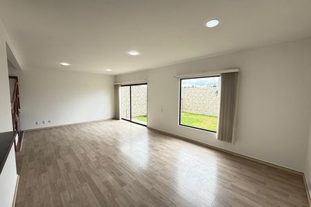 Casa en Venta Fraccionamiento Vista Bosques a 25 min de Santa Fe CDMX