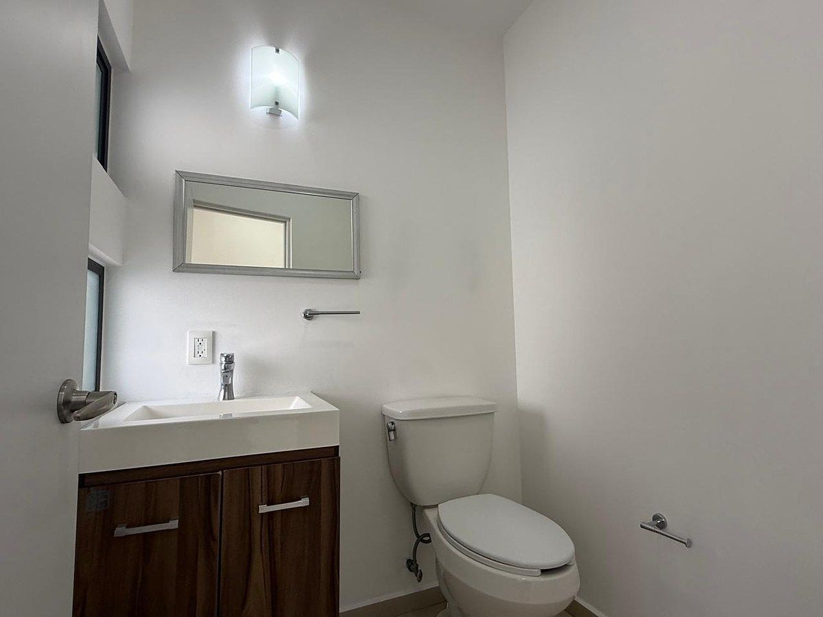 Baños de visitas, foto 12 de 45