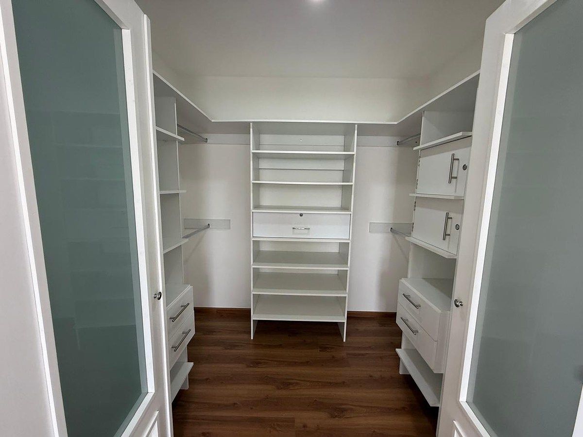 Vestidor recámara principal, foto 29 de 45