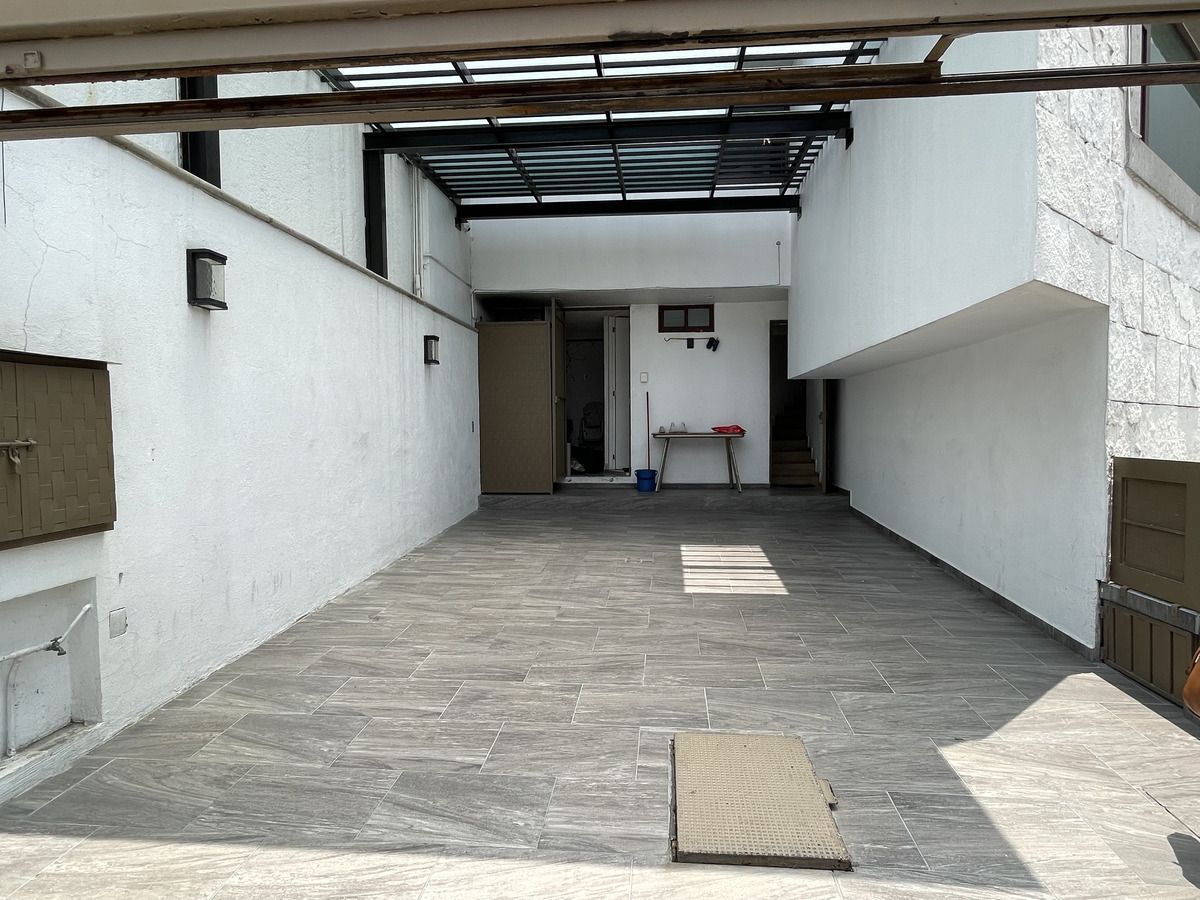 32 de 32: Estacionamiento