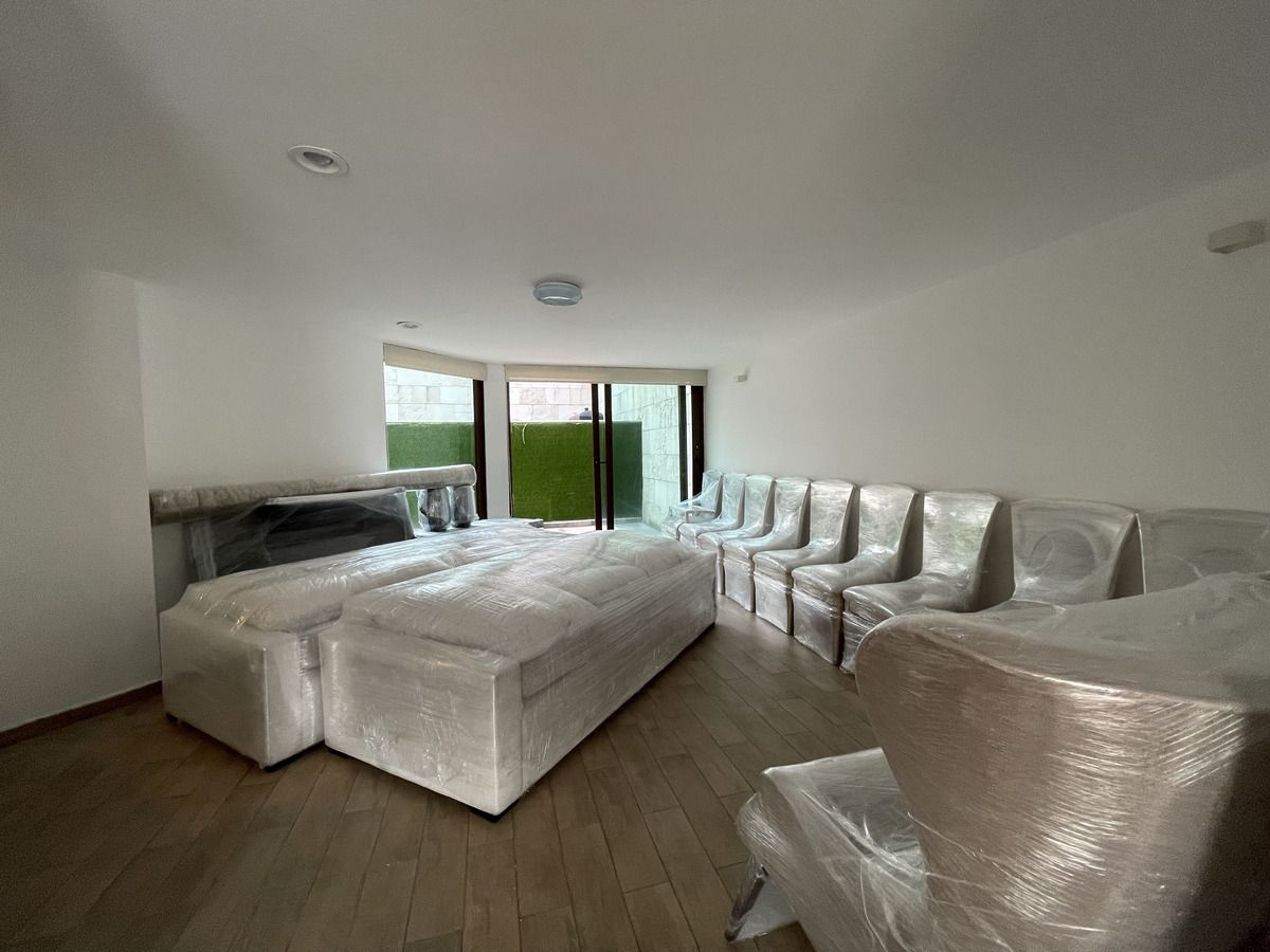 7 de 32: Sala