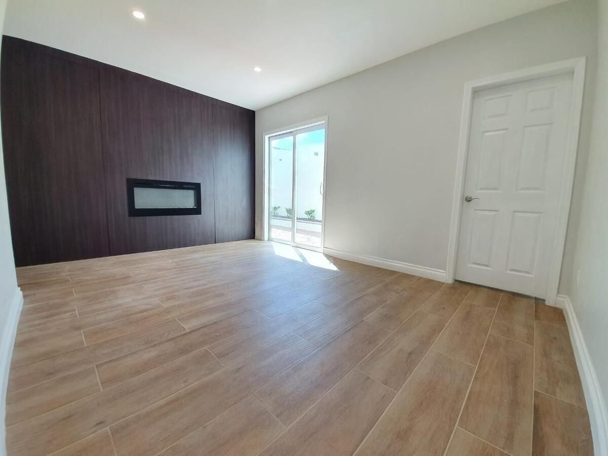 5 of 11: Piso 1