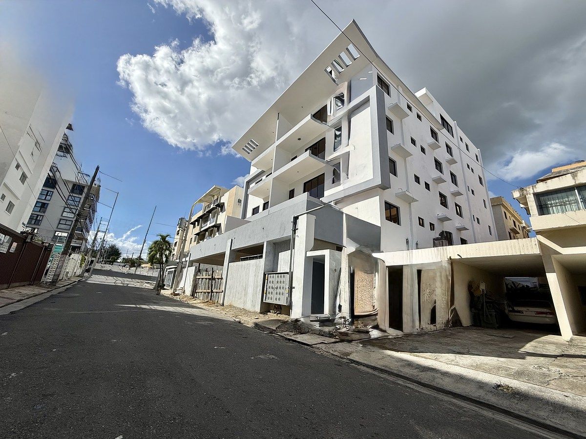 8 de 8: Excelente calle muy próxima a la avenida con todo cerca