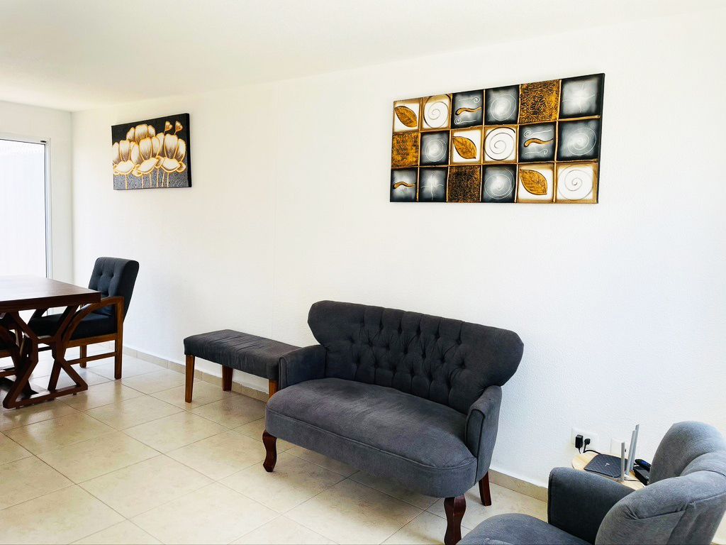 3 of 20: Sala