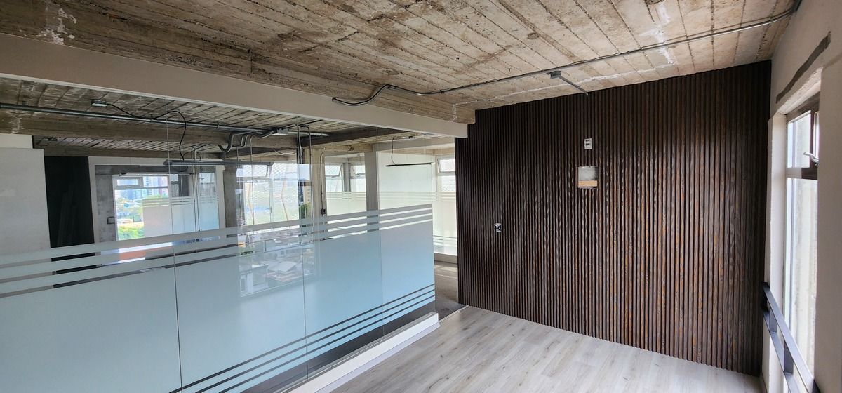 4 of 11: Sala de juntas