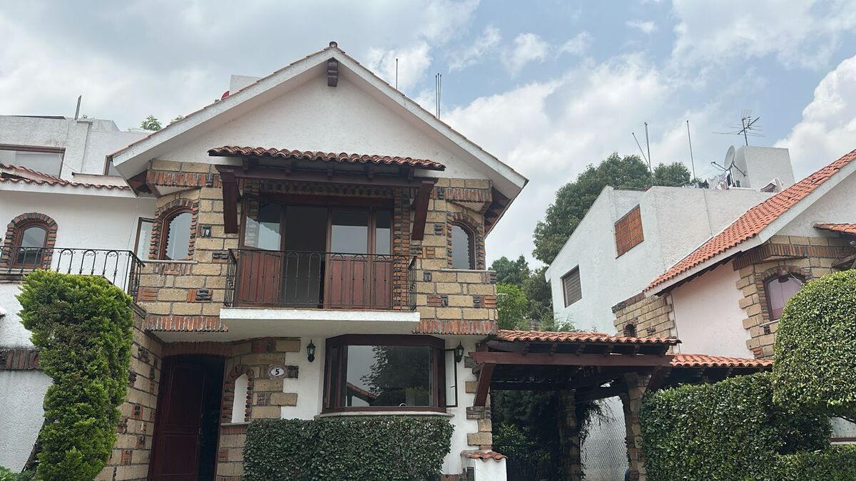 1 de 38: Fachada de la casa