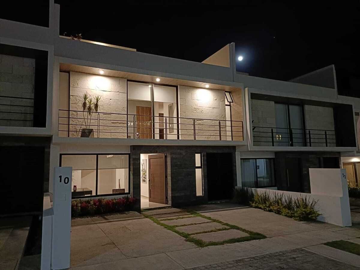 3 de 8