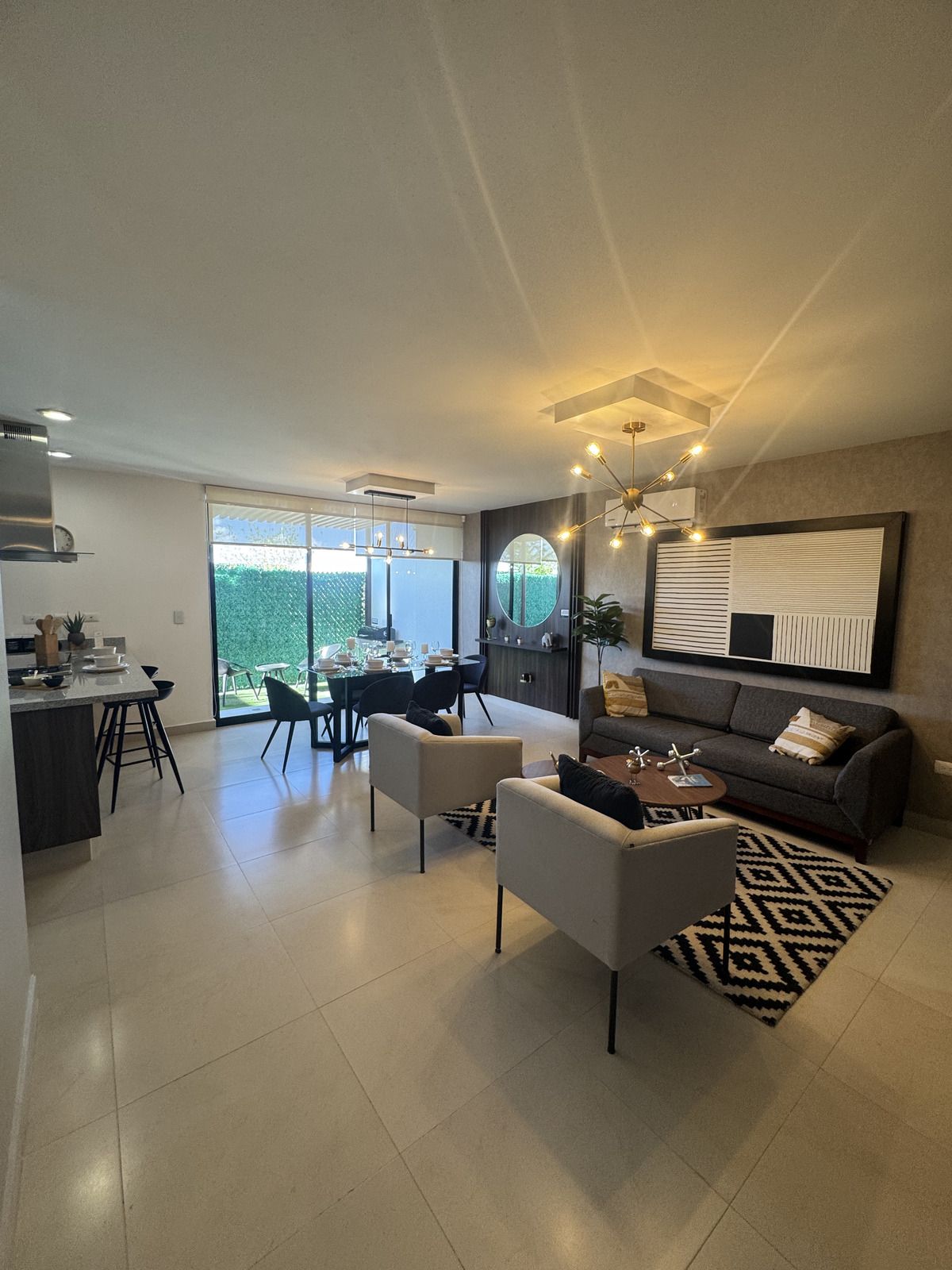 1 of 9: Sala
