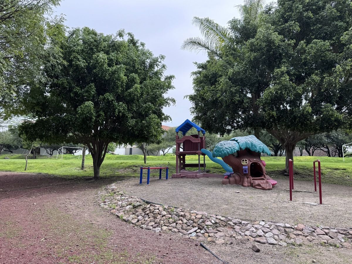 13 de 17: Juegos infantiles