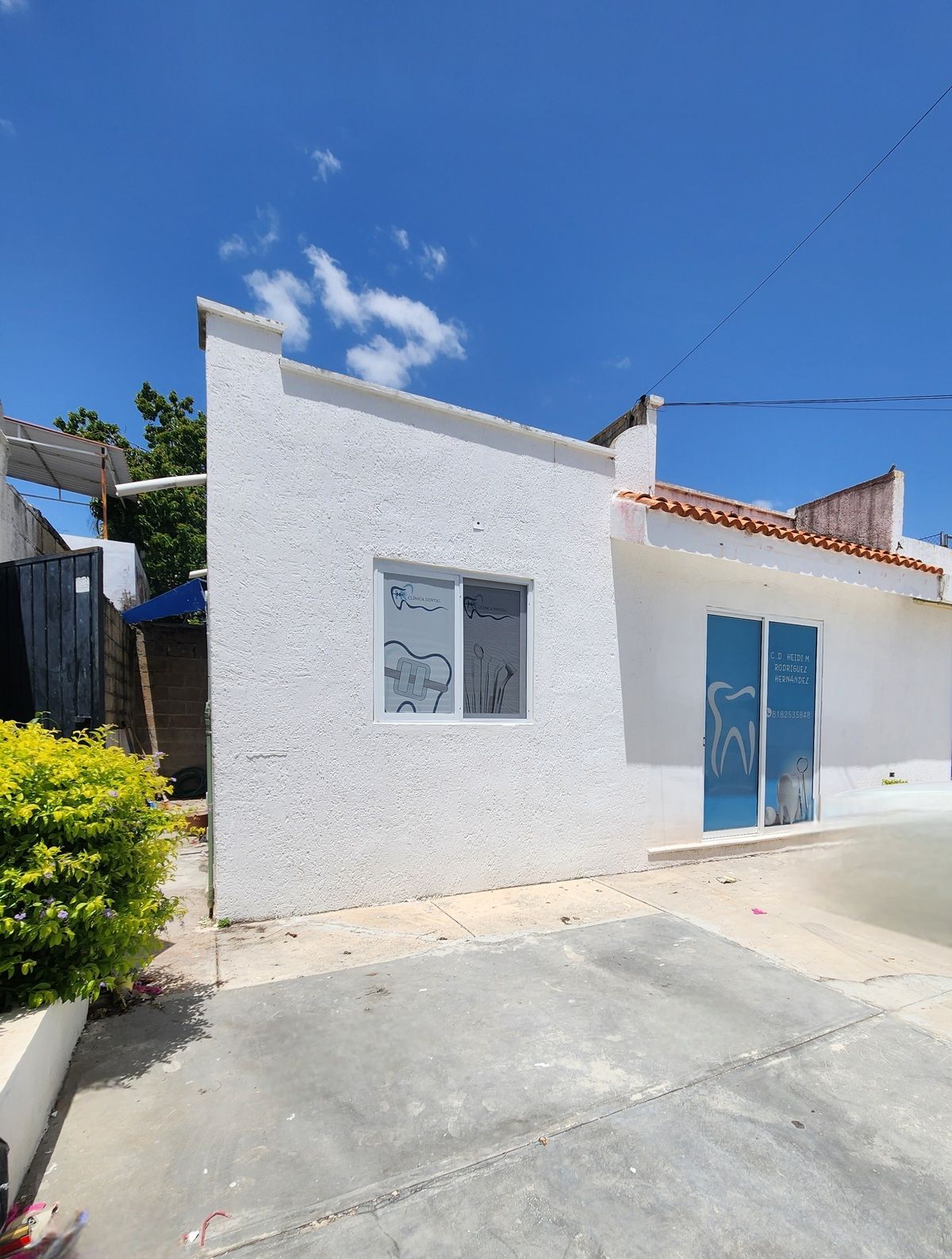 5 of 6: Fachada frontal