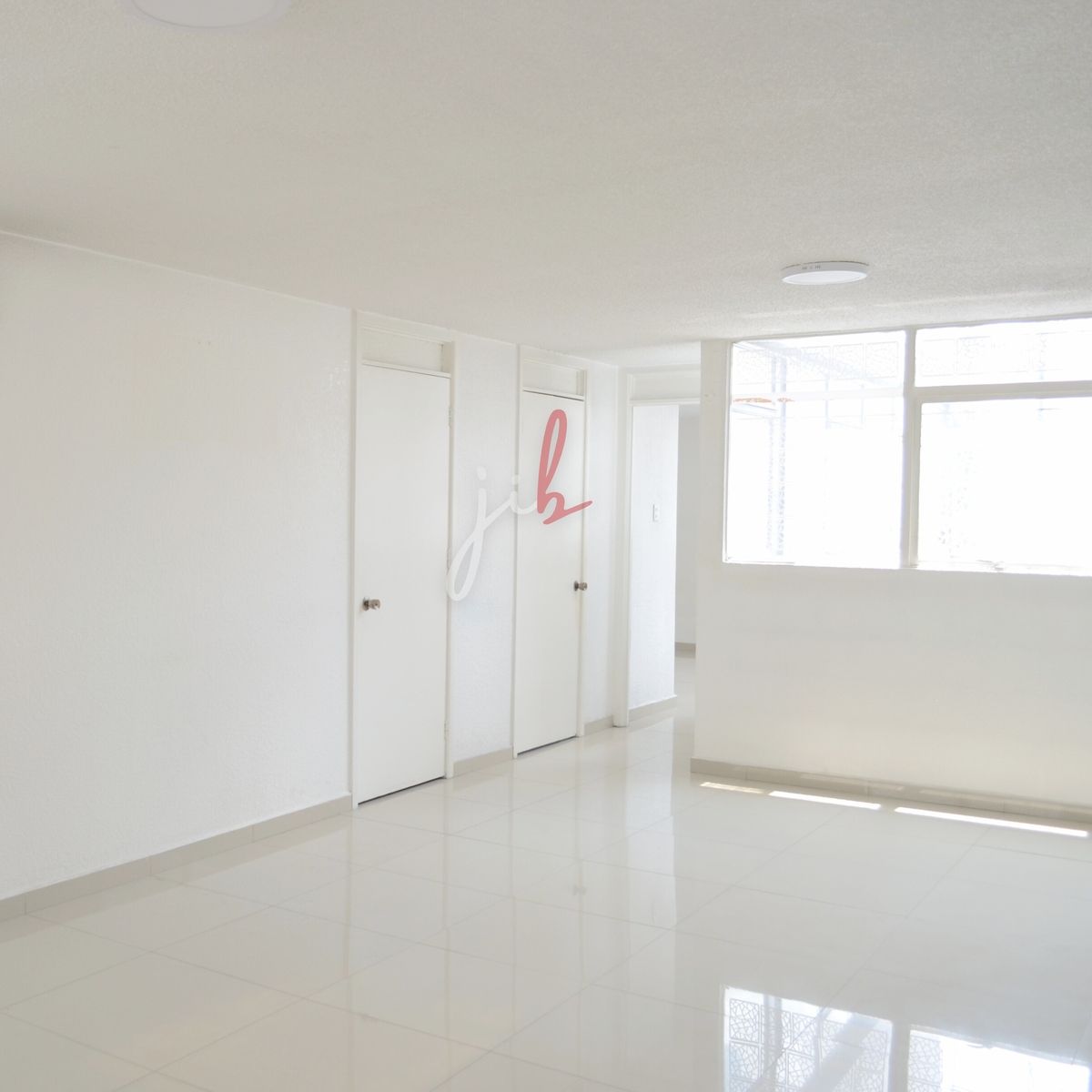 1 de 14: Estancia con vista a la habitación