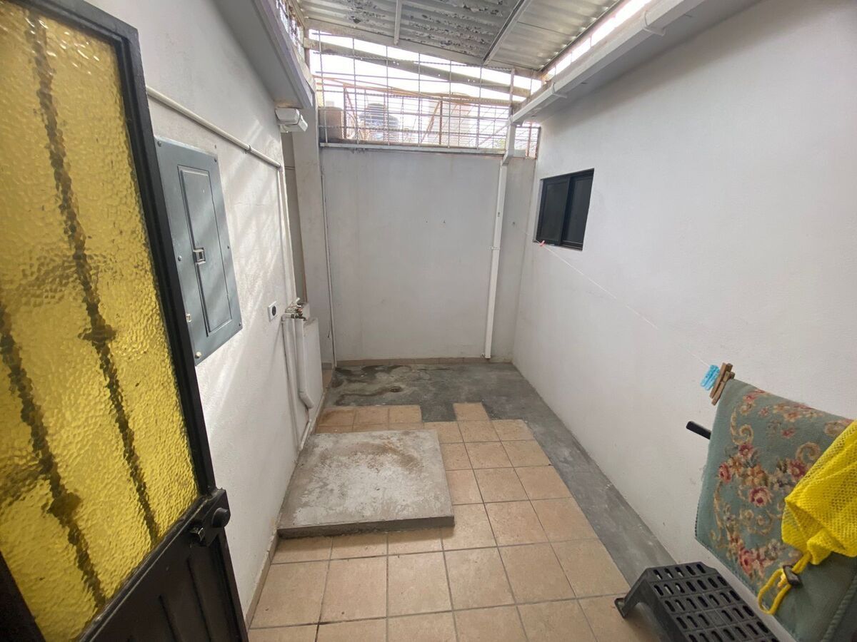 7 de 15: Patio de servicio