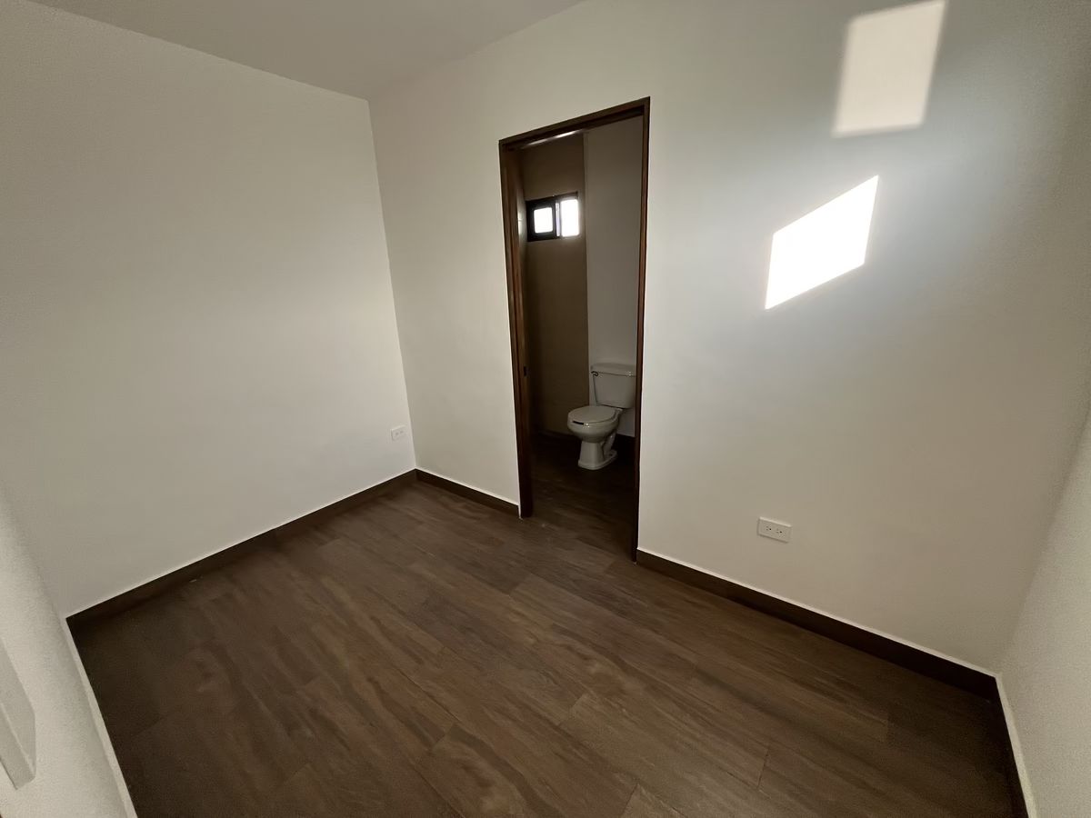 21 de 32: Cuarto de Servicio en 3er Nivel
