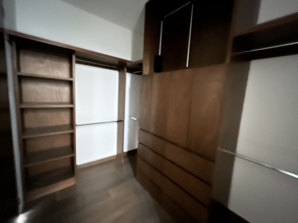 12 de 32: Closet recámara principal 2do piso