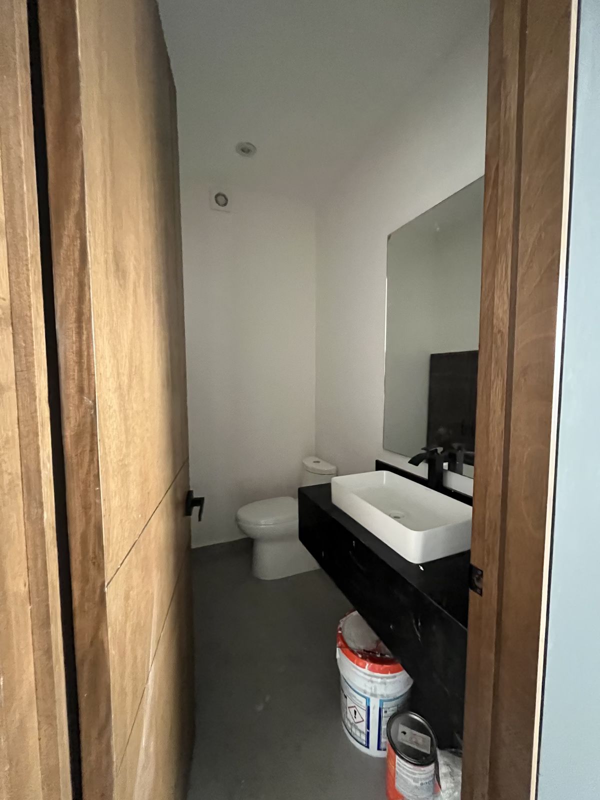 8 de 32: Baño de visitas planta baja