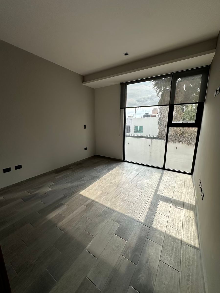 7 of 10: Habitación secundaria