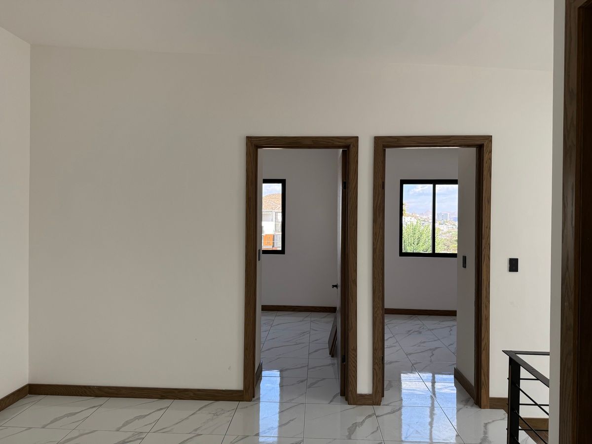 25 de 28: Estancia planta alta