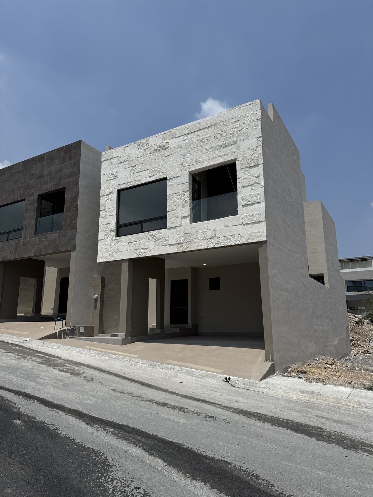 1 de 35: Moderna fachada