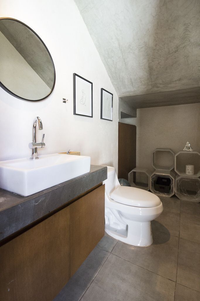 8 de 14: Medio Baño