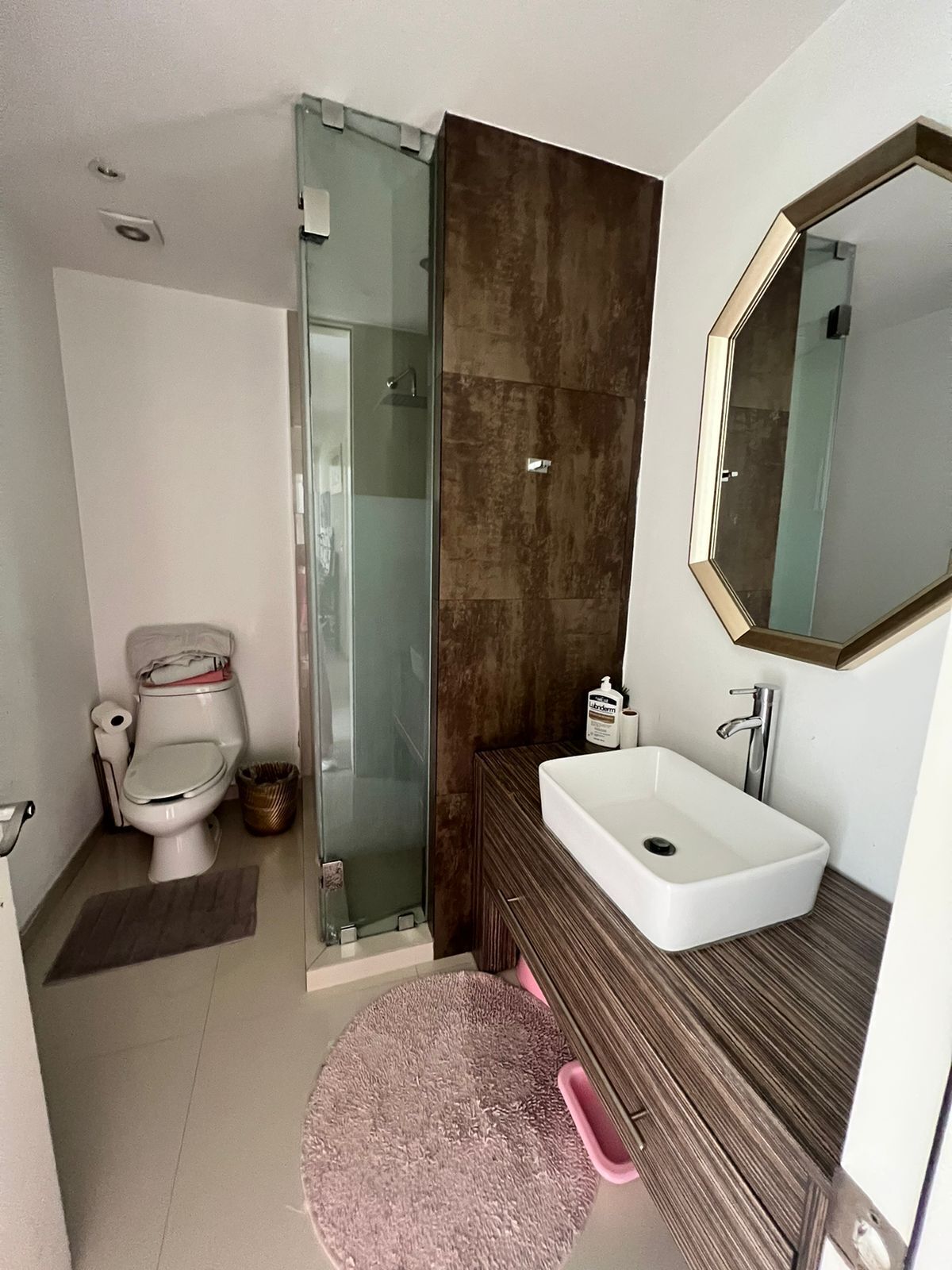 5 de 13: BAÑO COMPLETO