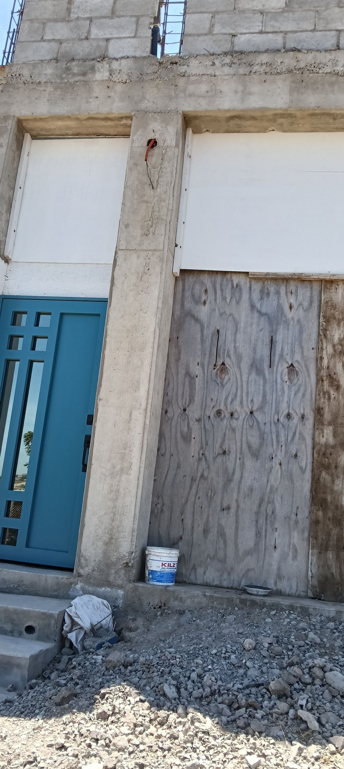1 of 19: Fachada de la casa