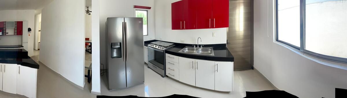 4 of 11: Cocina equipada