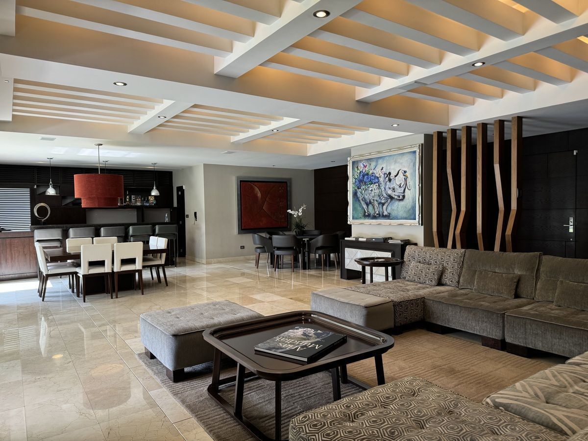 CASA EN VENTA EN LOMAS HIPODROMO - foto 2