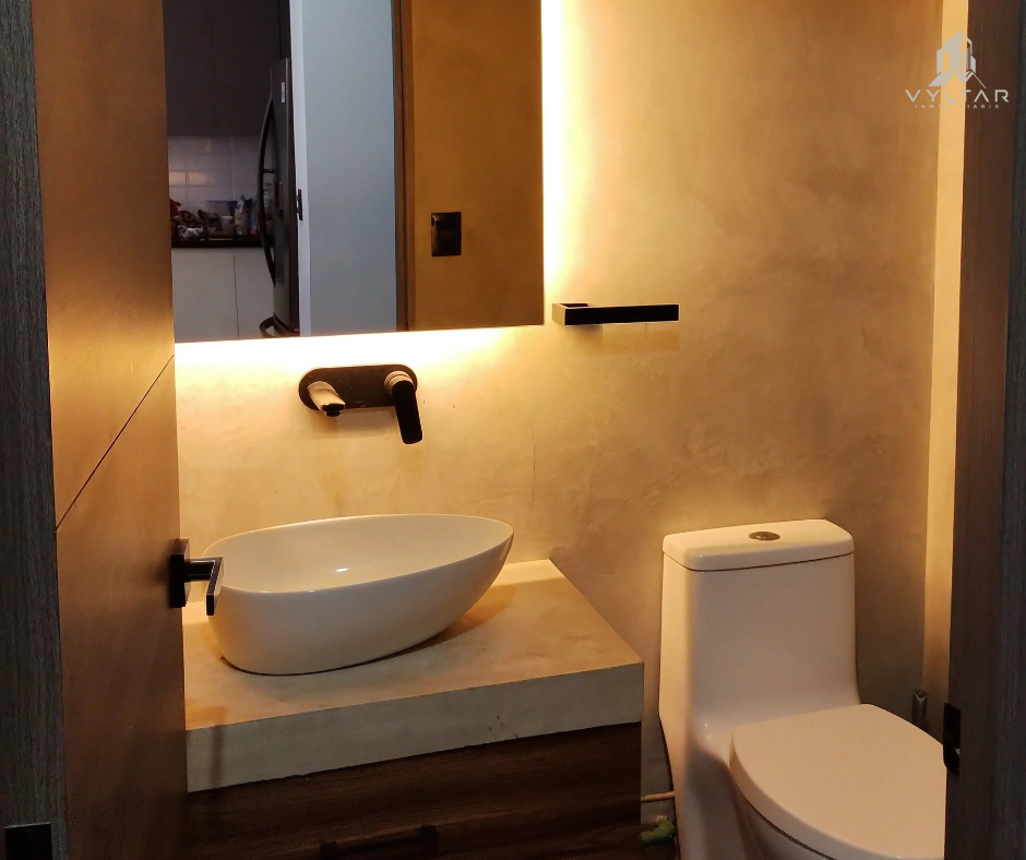 6 de 11: BAÑO DE VISITAS