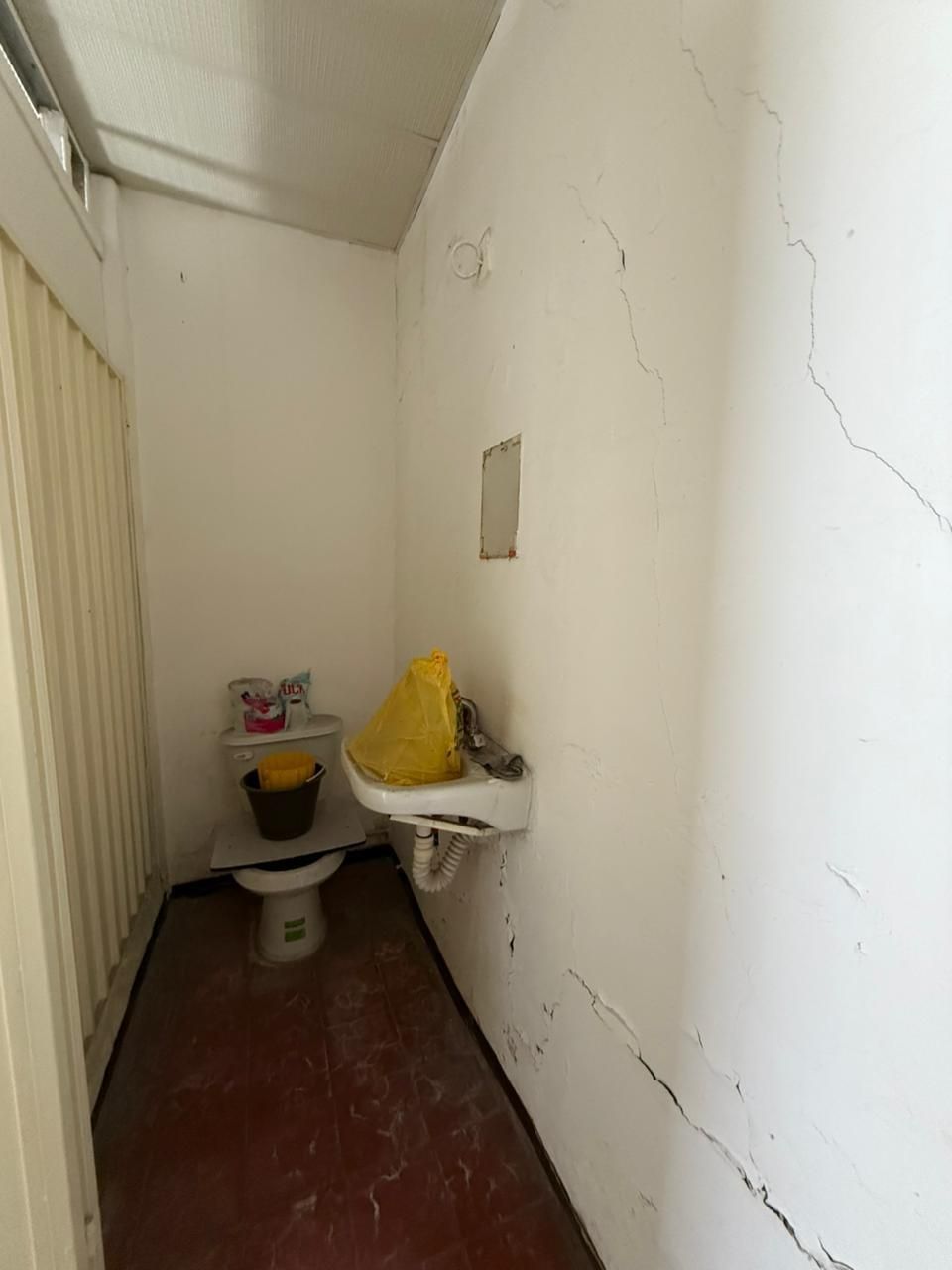 VENTA DE PROPIEDAD, EXCELENTE UBICACIÓN - foto 5