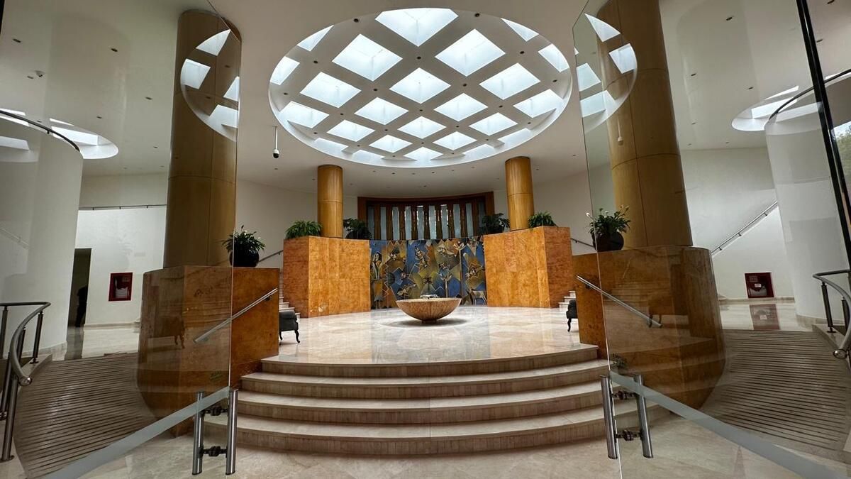 3 de 24: Entrada edificio