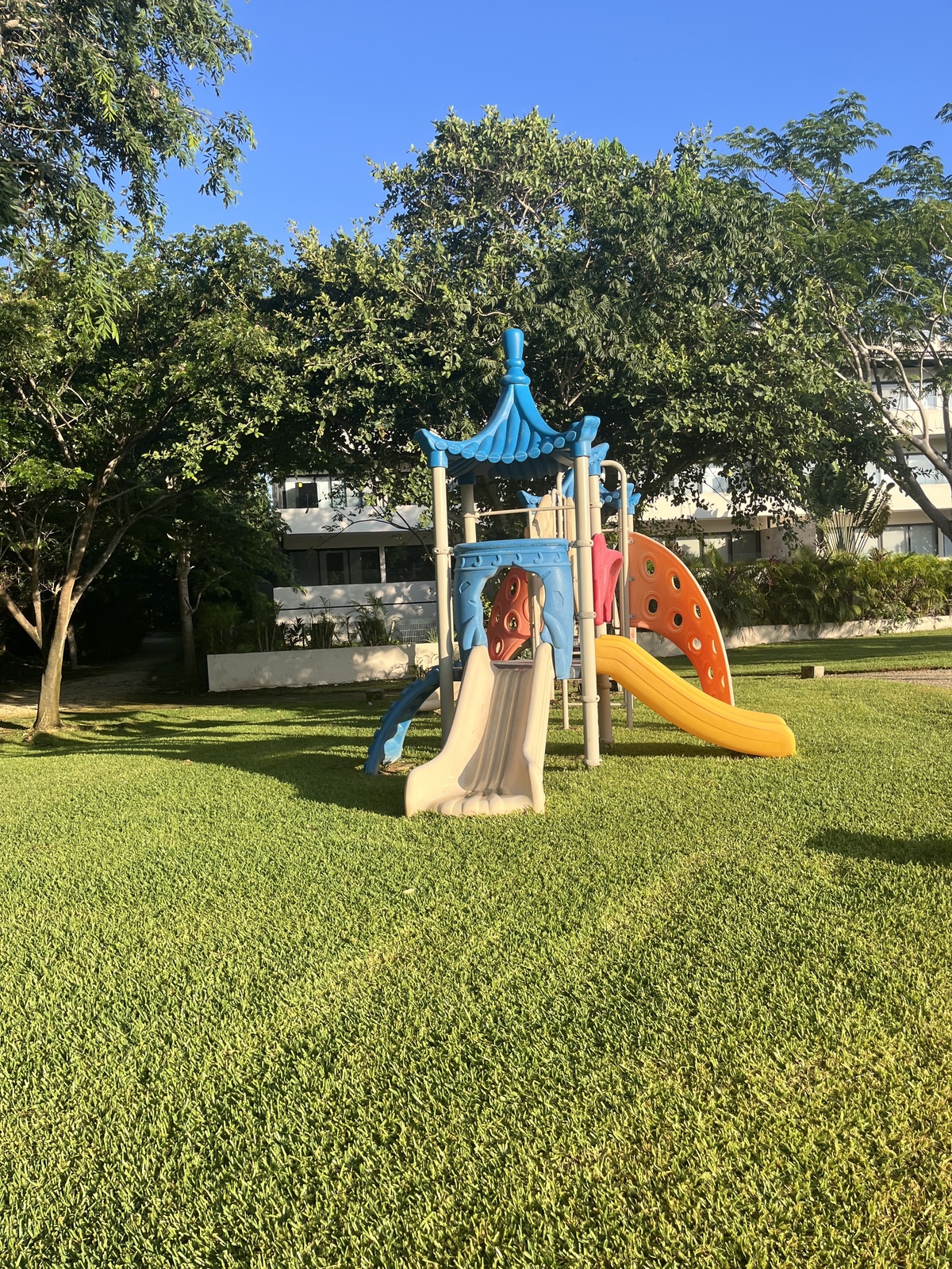 20 of 21: Juegos infantiles
