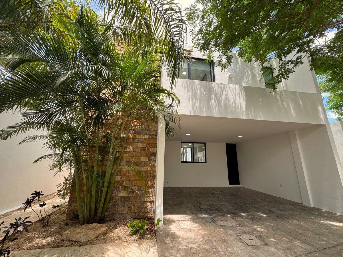 Casa en Renta de 4 Habitaciones con una Magnifica Vista en Temozon Norte