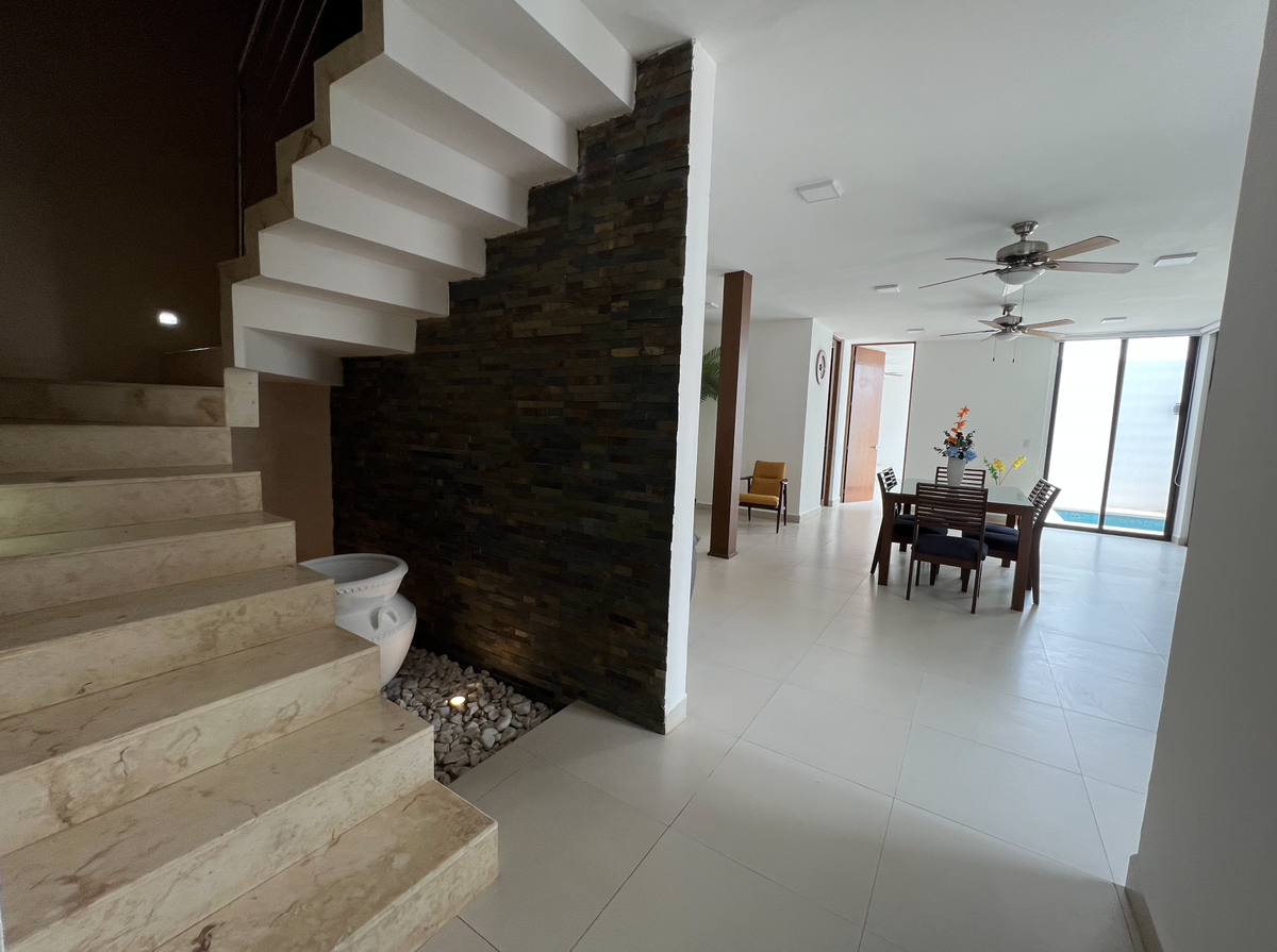 Casa en Renta de 4 Habitaciones con una Magnifica Vista en Temozon Norte