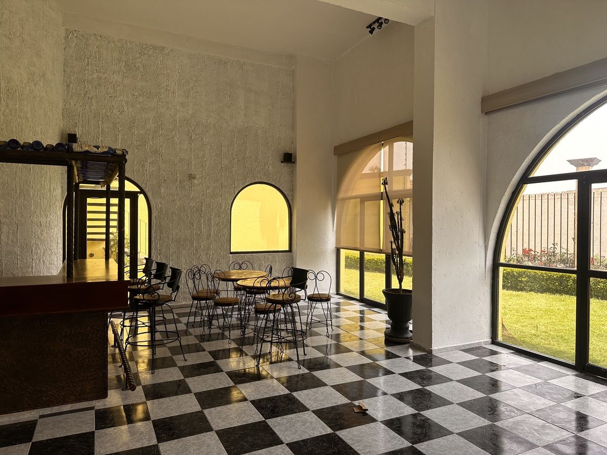 29 of 37: Salón de juegos