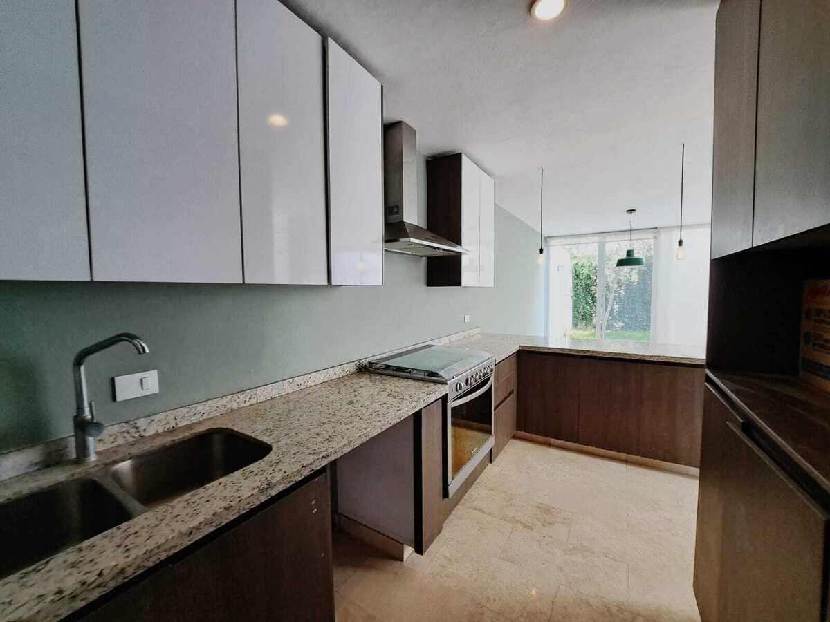 2 of 13: COCINA