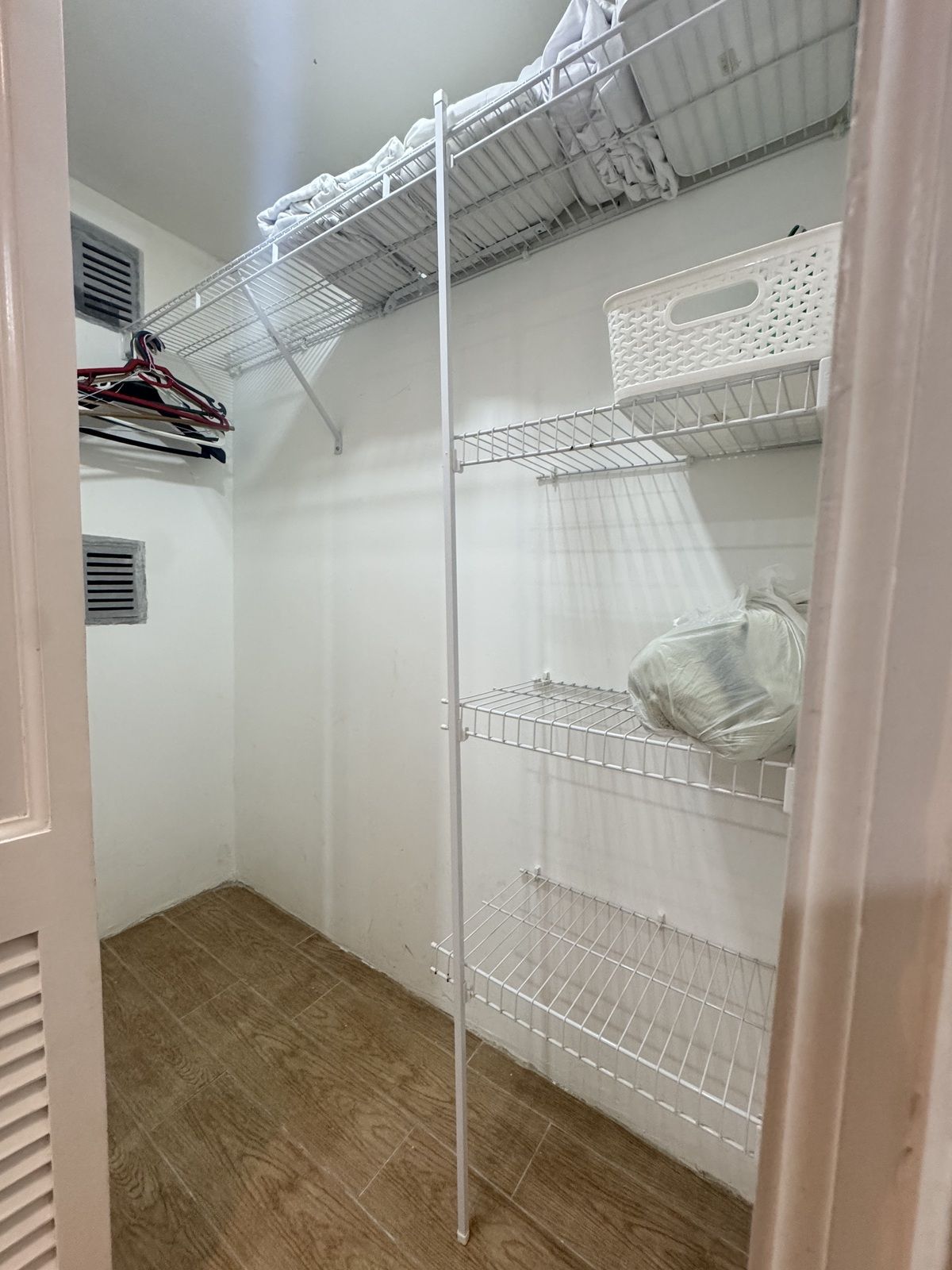 9 de 17: CLOSET