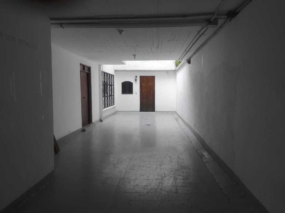 2 of 12: Casa con uso de suelo en Renta Las Águilas Rayo Vende ®