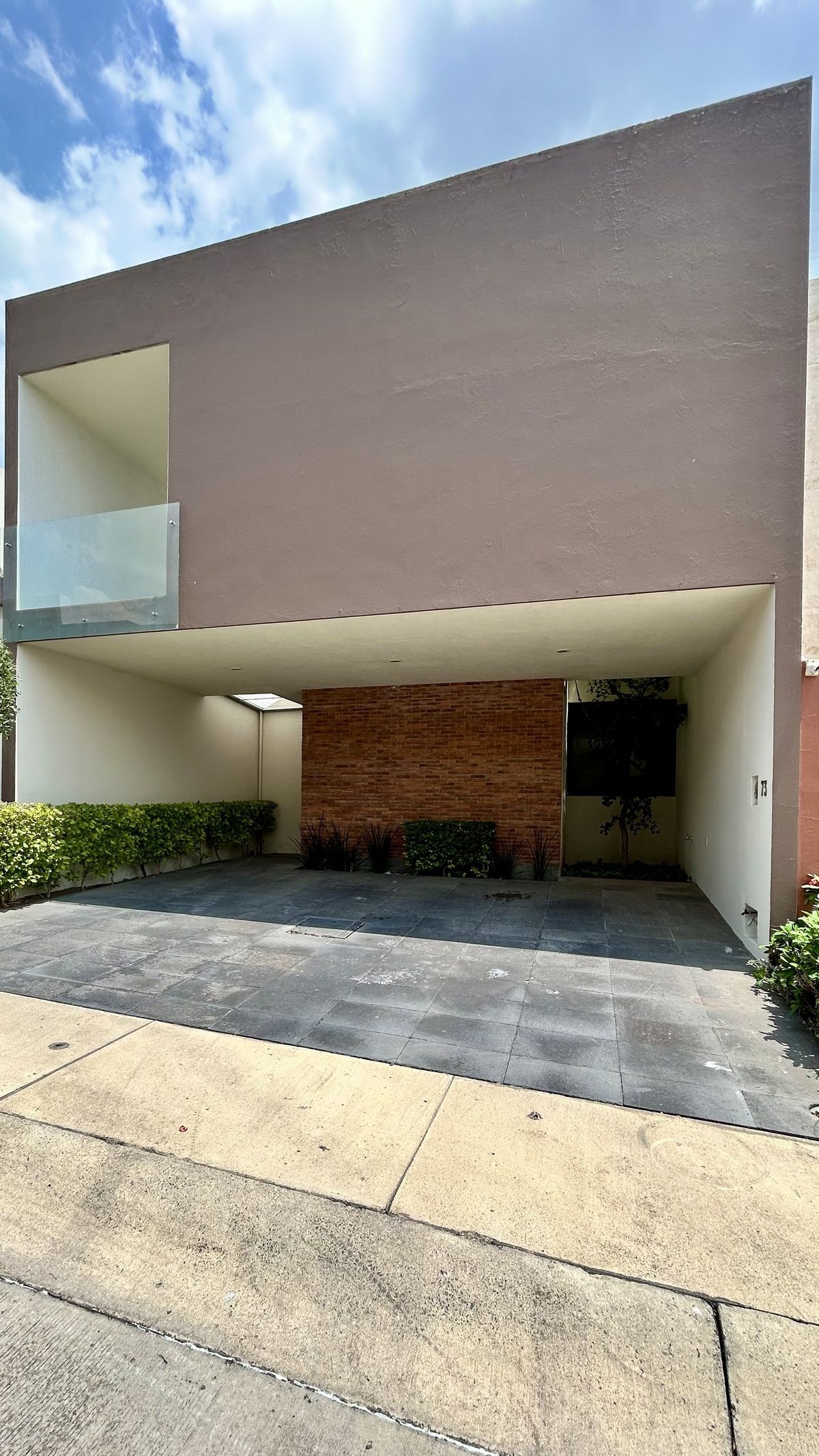 2 de 22: Fachada 2