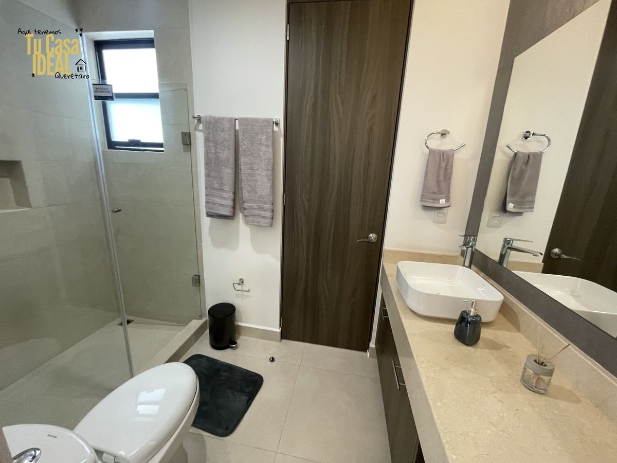 7 de 14: Baño completo PB