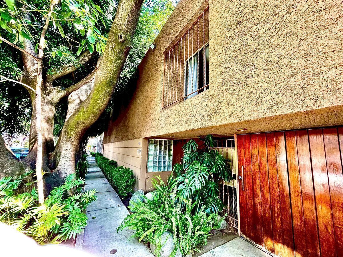 6 of 10: fachada
