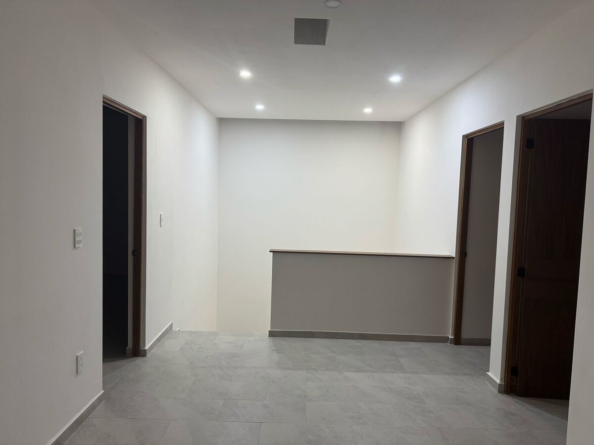 10 of 12: Casa muestra